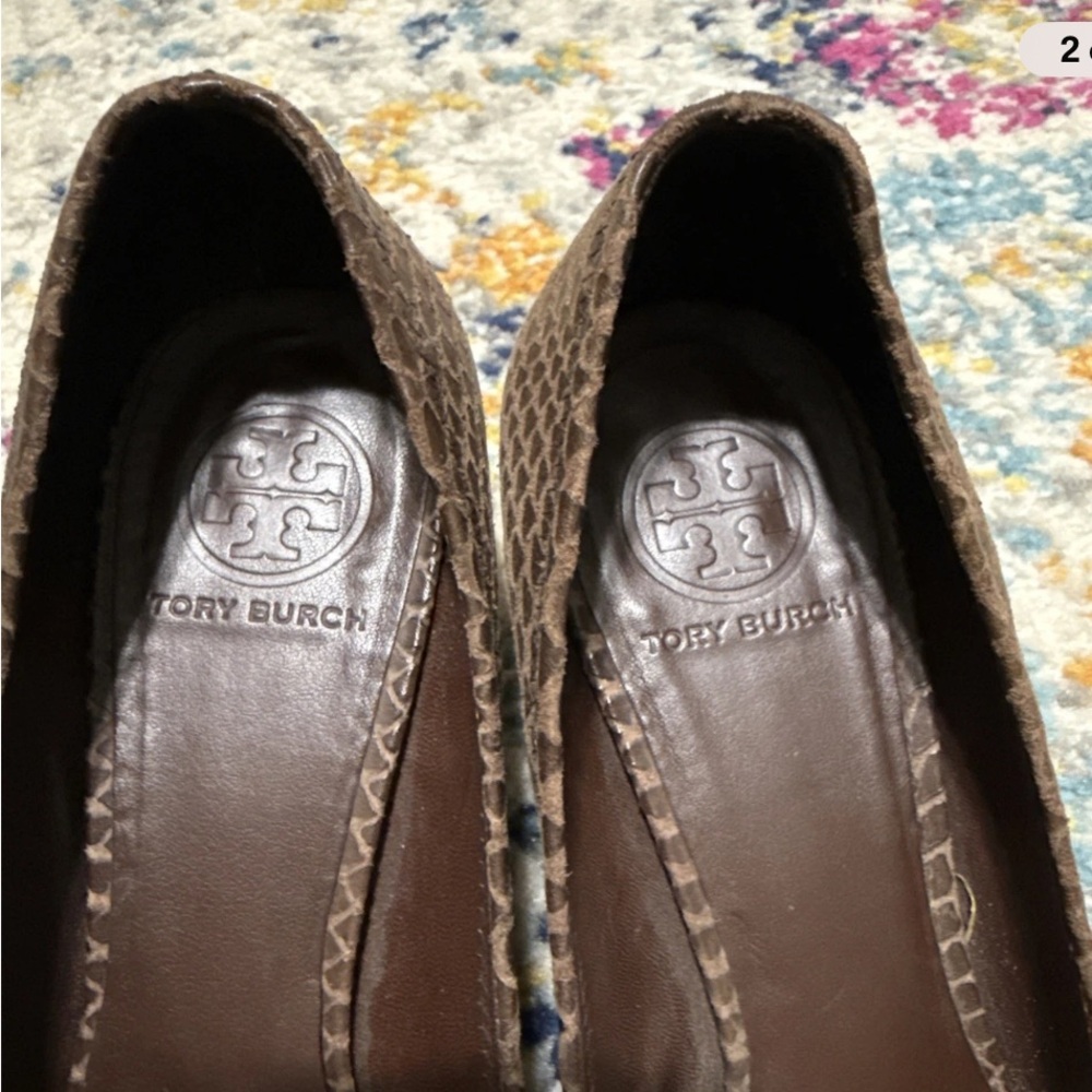 Tory Burch Brown Suede Small Heel with Gold Logo - Picture 4 of 5